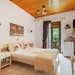 Affittacamere Nontas Homes 34 Kalamítsi